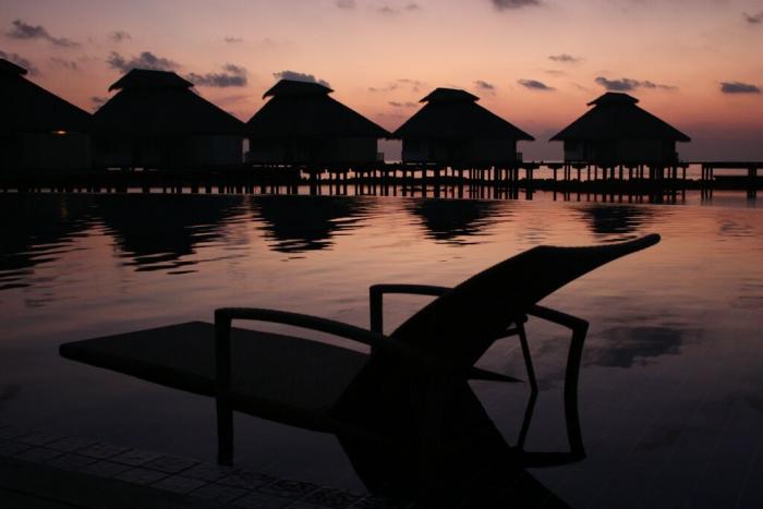 Ellaidhoo 3 Poolbar.jpg